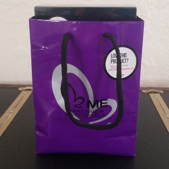 Makeover Essentials Make-up Set - Picture 2 of 3